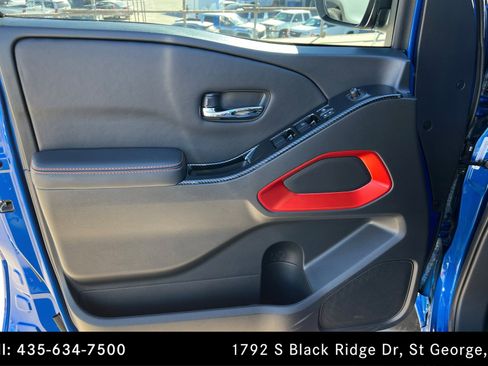 Used 2025 Nissan Frontier PRO-X image 14