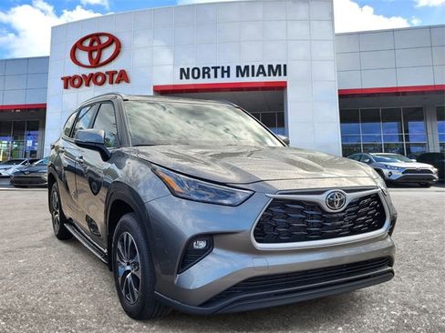 New 2026 Toyota Highlander XLE image 1