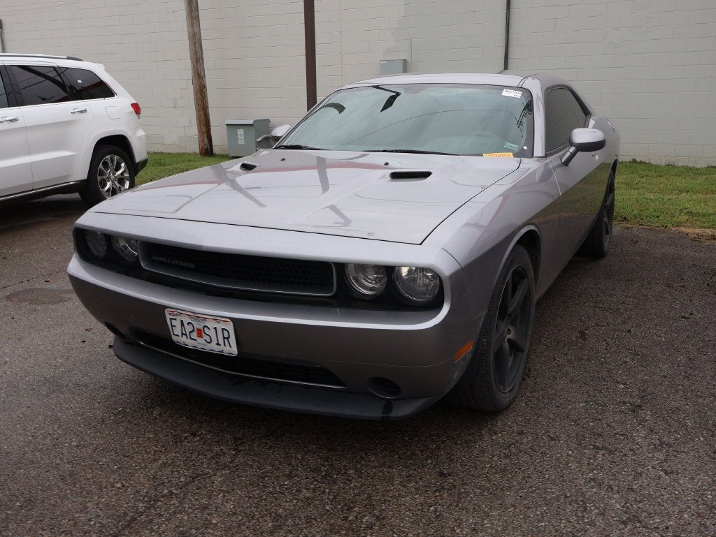 Used 2014 Dodge Challenger SXT RWD image 5