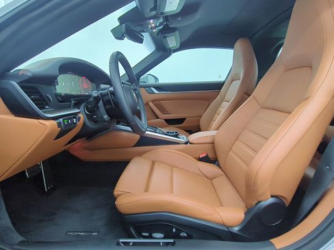 Certified 2026 Porsche 911 Targa 4S AWD/4WD image 5