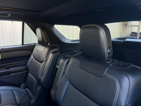 Used 2020 Ford Explorer ST w/ ST High-Performance Pack image 24