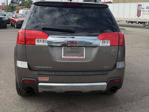 Used 2011 GMC Terrain SLT FWD image 3