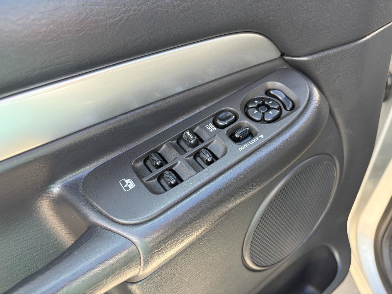 Used 2005 Dodge Ram 2500 Truck SLT AWD/4WD image 10