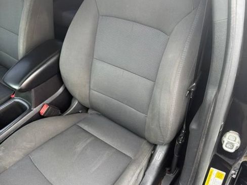 Used 2018 Chevrolet Cruze LT w/ Convenience Package FWD image 11