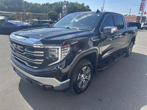 Used 2024 GMC Sierra 1500 SLT AWD/4WD image 4