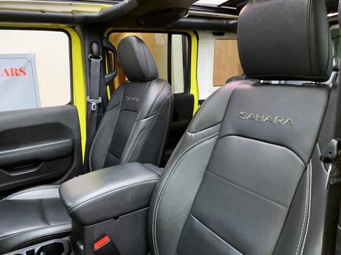 Used 2022 Jeep Wrangler Unlimited Sahara w/ Cold Weather Group image 8