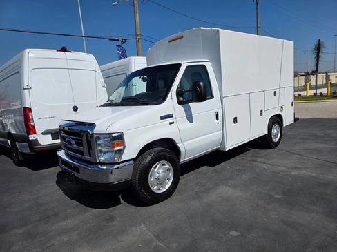 Used 2019 Ford E-350 and Econoline 350 Super Duty w/ Power Windows & Locks Group image 31