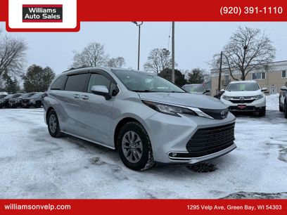 Used 2021 Toyota Sienna XLE