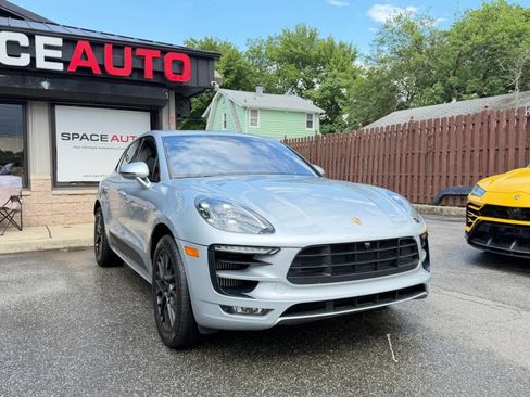 Used 2017 Porsche Macan GTS AWD/4WD image 4