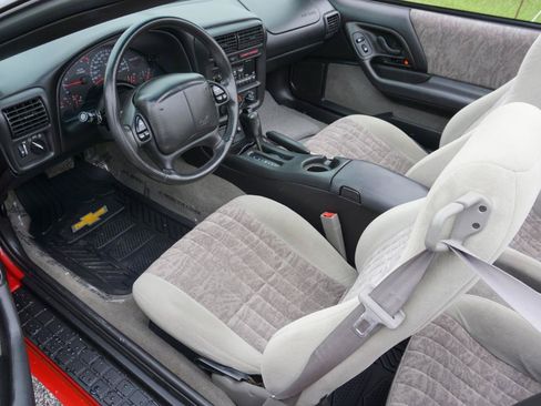 Used 2001 Chevrolet Camaro LT RWD image 7