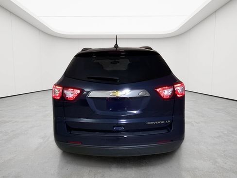 Used 2016 Chevrolet Traverse LS FWD image 2