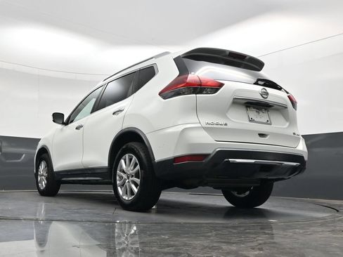 Used 2018 Nissan Rogue SV AWD/4WD image 30