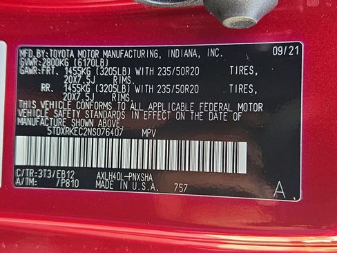 Used 2022 Toyota Sienna XSE image 32