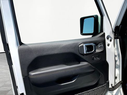 Used 2021 Jeep Wrangler Unlimited Sahara AWD/4WD image 20