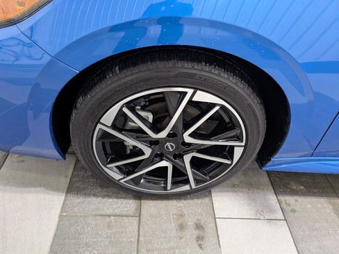 Used 2025 Nissan Sentra SR FWD image 7
