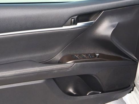 Used 2023 Toyota Camry XSE FWD image 15