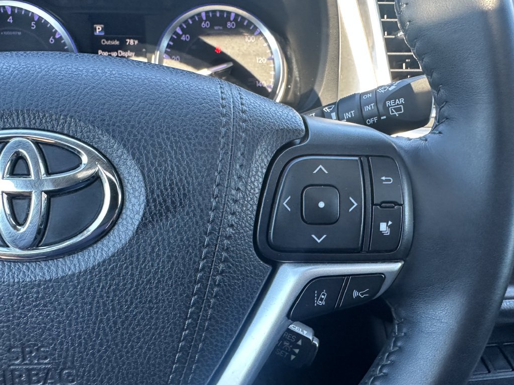 Used 2019 Toyota Highlander XLE FWD image 41