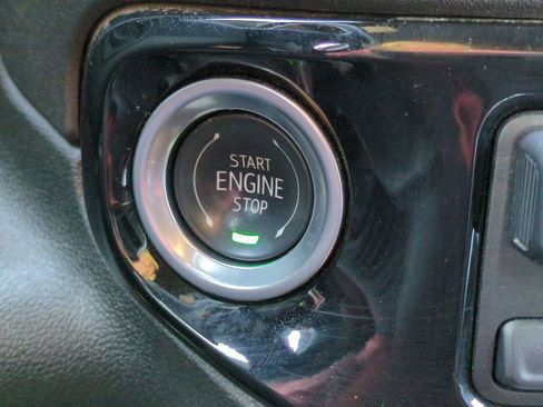 Used 2025 Chevrolet Silverado 2500 High Country w/ Technology Package image 34