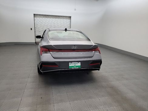 Used 2025 Hyundai Elantra SEL FWD image 6