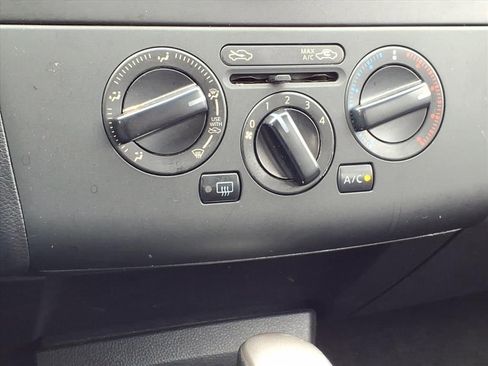 Used 2007 Nissan Versa SL w/ Convenience Pkg image 24