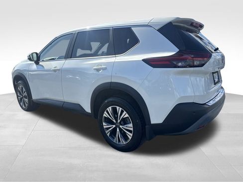 Used 2023 Nissan Rogue SV image 5