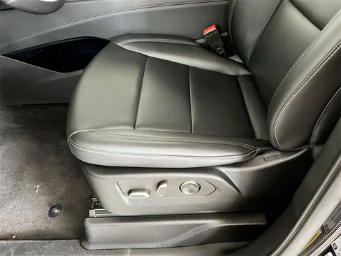 Used 2022 Cadillac Escalade Luxury w/ LPO, Floor Liner Package image 20