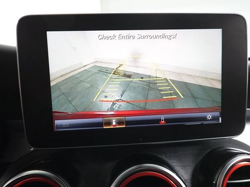 Used 2018 Mercedes-Benz GLC 300 4MATIC image 19