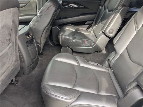 Used 2020 Cadillac Escalade Platinum image 19