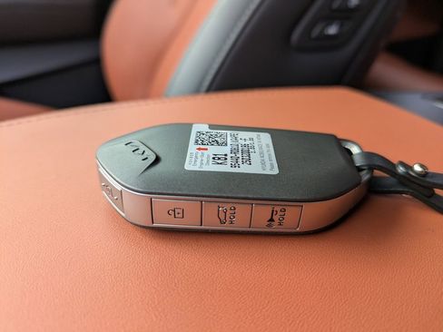 Used 2026 Kia Carnival EX FWD image 34