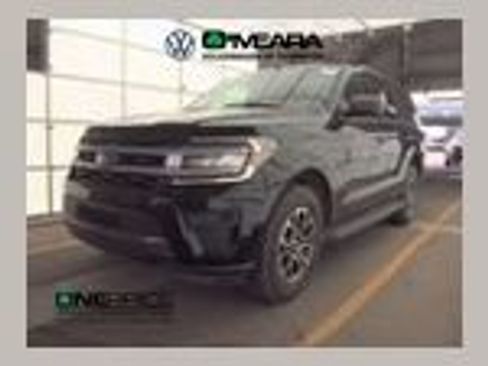 Used 2024 Ford Expedition XLT image 1