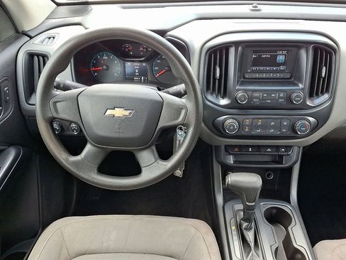 Used 2017 Chevrolet Colorado W/T AWD/4WD image 12