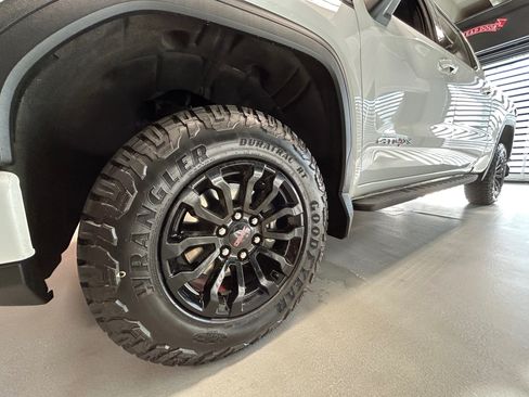 Used 2023 GMC Sierra 1500 AT4X AWD/4WD image 15