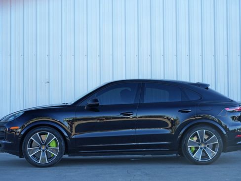 Used 2021 Porsche Cayenne Turbo S image 52