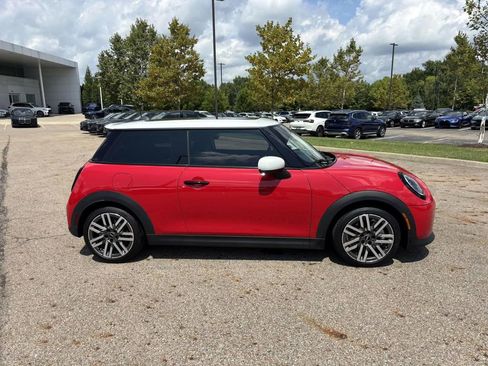 Certified 2025 MINI Cooper S image 8