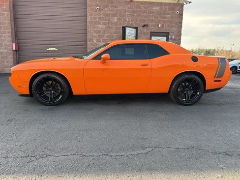 Used 2014 Dodge Challenger R/T image 23