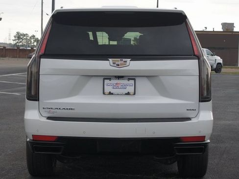 Certified 2021 Cadillac Escalade Sport image 3