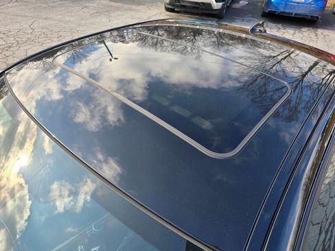 Used 2018 BMW 320i xDrive Sedan w/ Convenience Package image 20