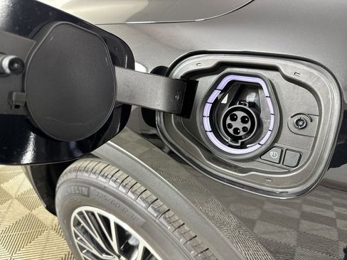 New 2025 Ford Escape SE image 25