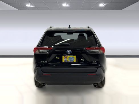 Used 2024 Toyota RAV4 LE image 8