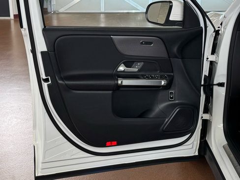 Used 2022 Mercedes-Benz GLB 250 GLB 250 4MATIC image 13