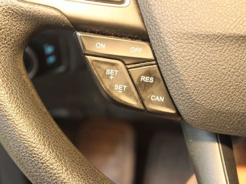 Used 2016 Ford Focus SE FWD image 17