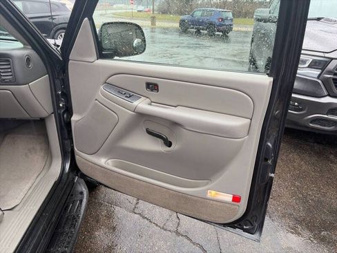 Used 2004 Chevrolet Tahoe LS RWD image 18