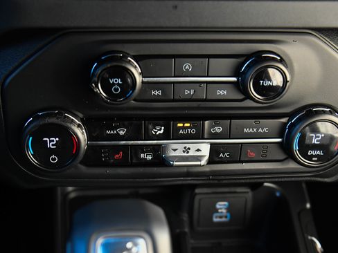 Used 2025 Ford Bronco Big Bend image 25