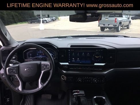 Used 2023 Chevrolet Silverado 1500 RST AWD/4WD image 3