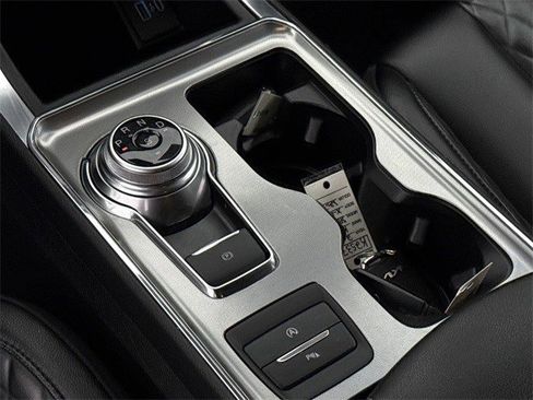 Used 2023 Ford Edge Titanium image 22