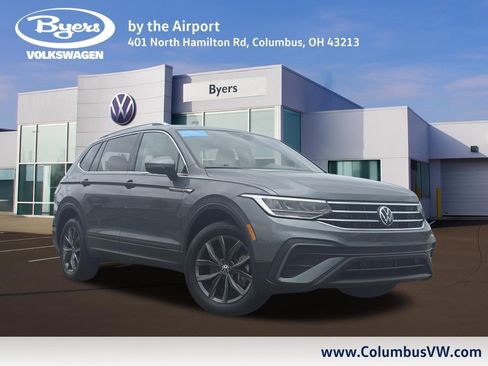 Certified 2024 Volkswagen Tiguan SE AWD/4WD image 1