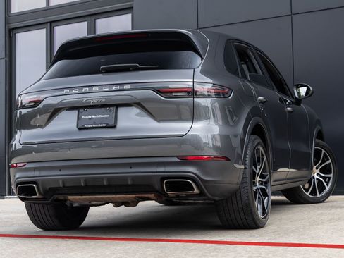Used 2022 Porsche Cayenne AWD/4WD image 11