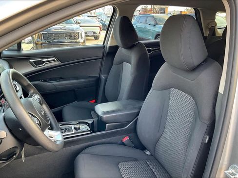 Used 2023 Kia Sportage LX image 11