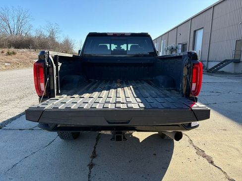 Used 2022 GMC Sierra 2500 AT4 w/ AT4 Preferred Package image 16