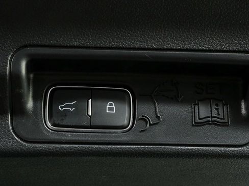 Used 2025 Ford Explorer ST-Line w/ Premium Package image 33